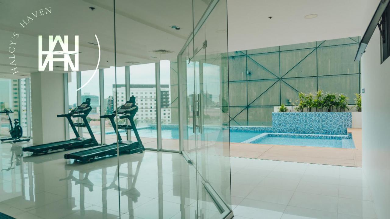 Halcy'S Haven, Studio Condo At The Heart Of Davao City Esterno foto