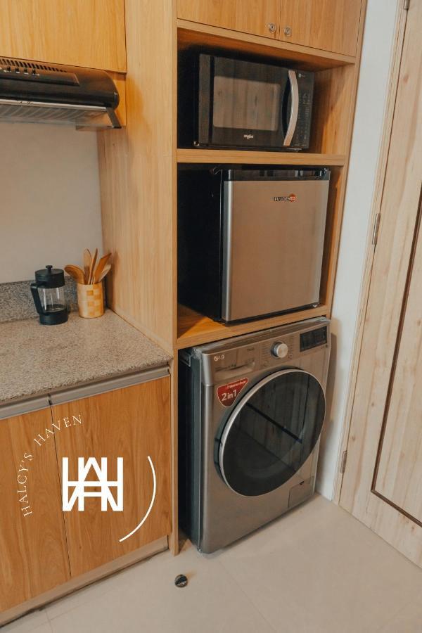Halcy'S Haven, Studio Condo At The Heart Of Davao City Esterno foto