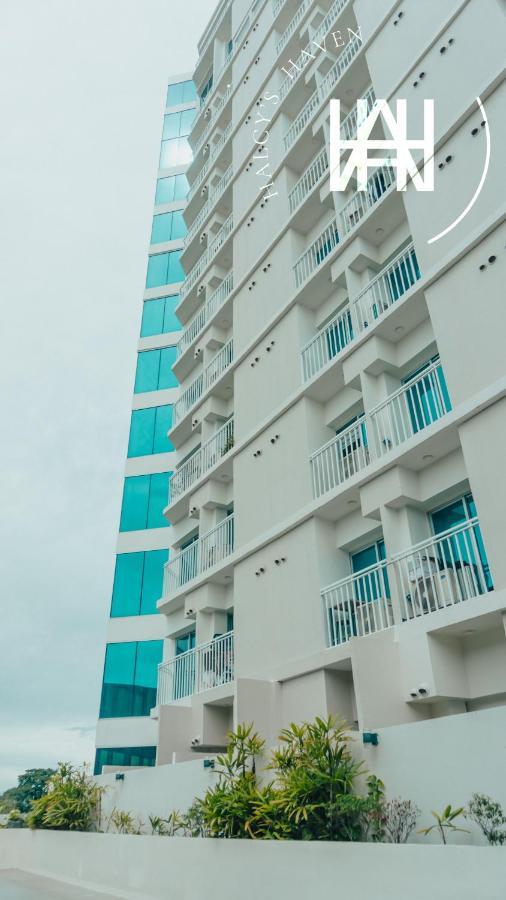Halcy'S Haven, Studio Condo At The Heart Of Davao City Esterno foto