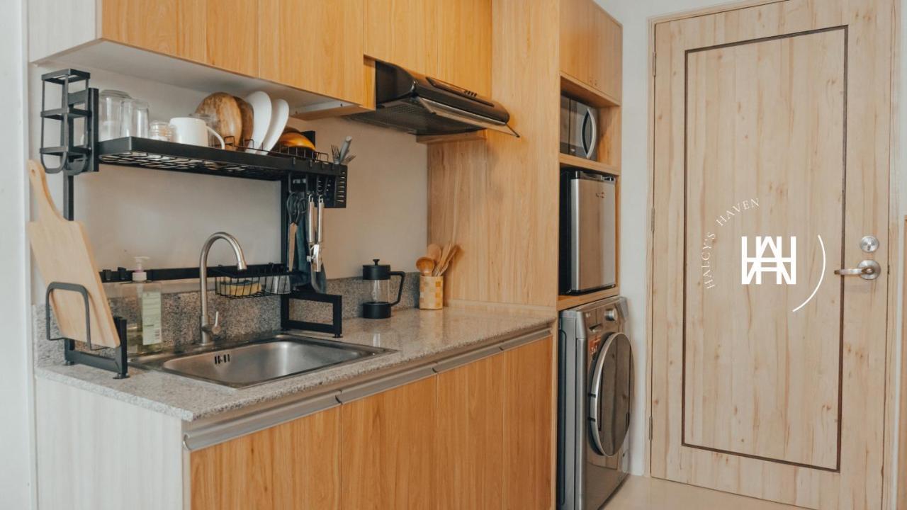Halcy'S Haven, Studio Condo At The Heart Of Davao City Esterno foto