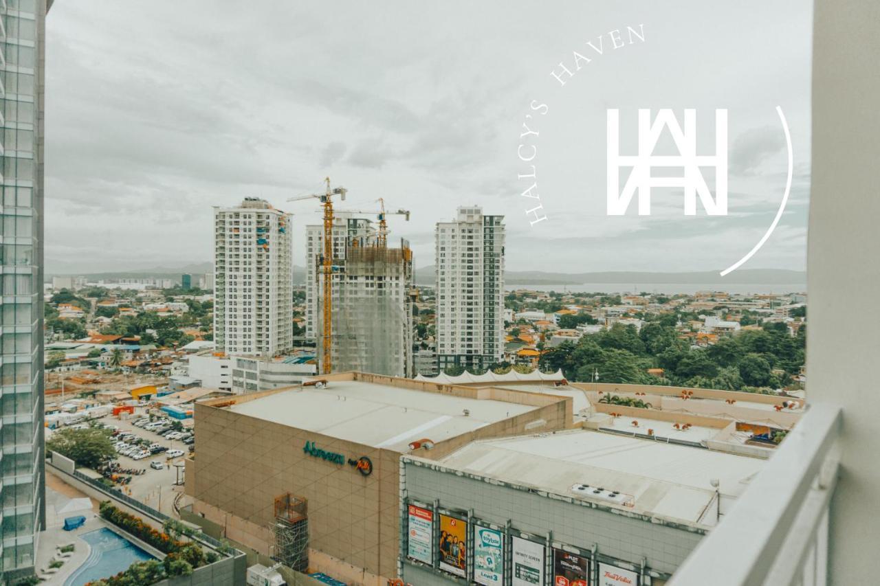 Halcy'S Haven, Studio Condo At The Heart Of Davao City Esterno foto
