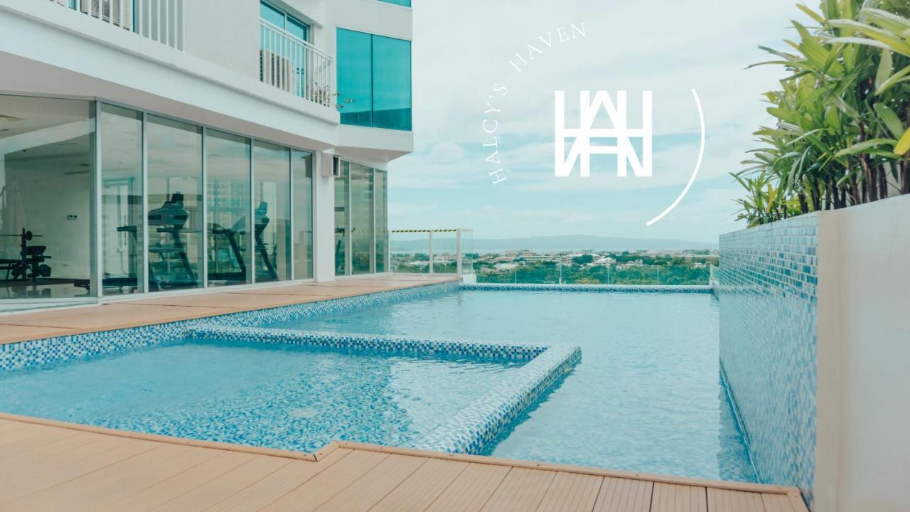 Halcy'S Haven, Studio Condo At The Heart Of Davao City Esterno foto